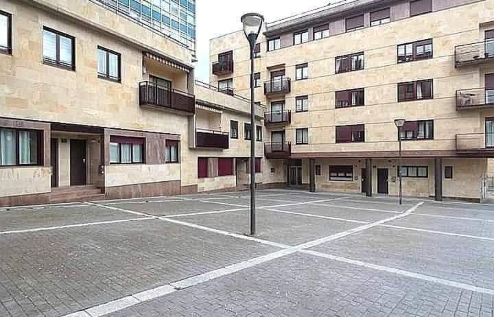Jardines De La Muralla Free Parking Salamanca Luaran gambar